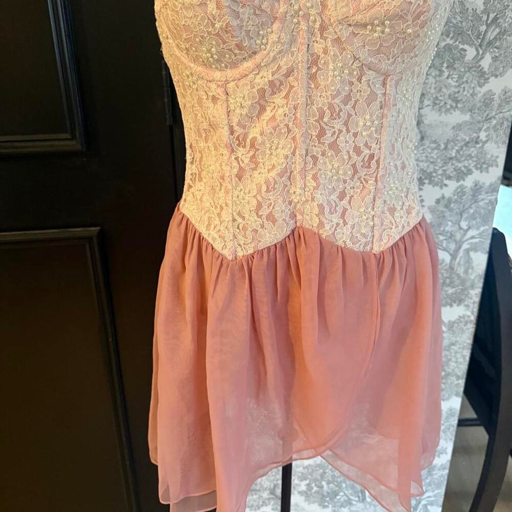 Vintage bonnett pink lace pearl